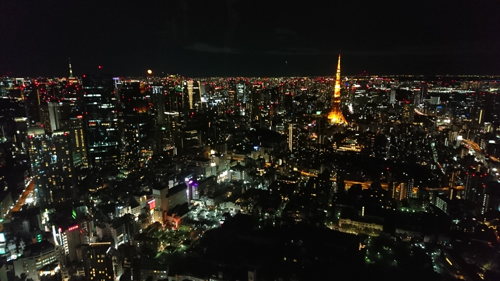 東京タワーと月の出