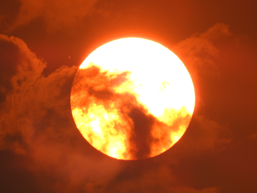 フレアな夕陽