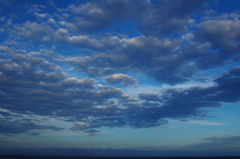 青空に続く雲