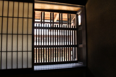 城下の町屋の二階から