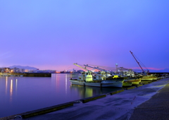 朝の漁港(地御前)