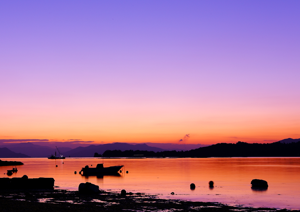 帆先を神の島へ