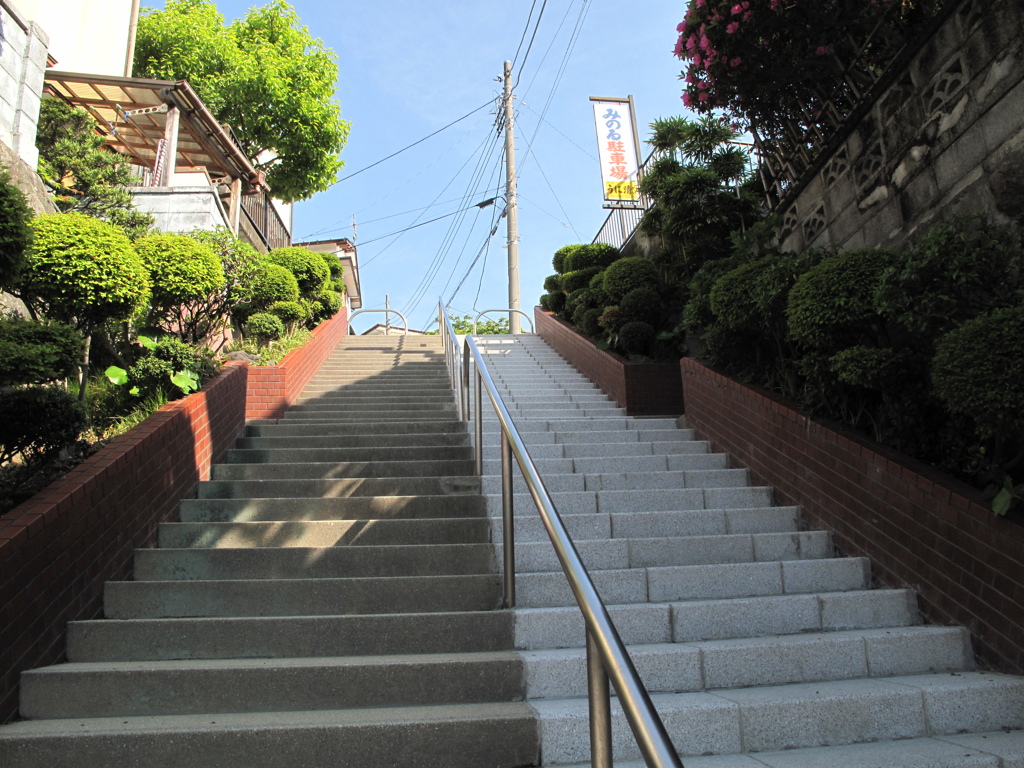 大広間的な階段(真鶴町)