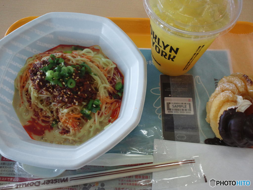 四川坦々涼風麺のドーナツセット(笑)