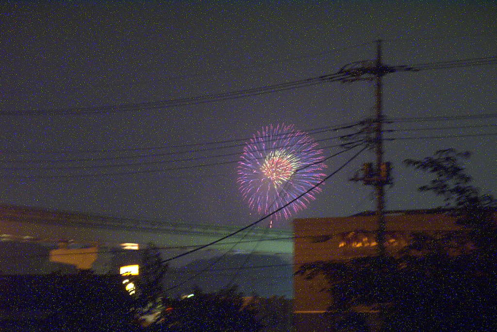 どおおぉぉぉぉぉん！〜ノイズだらけの花火大会(笑)〜