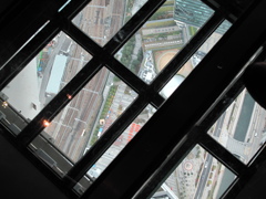 東京スカイツリー名物、ガラス床。