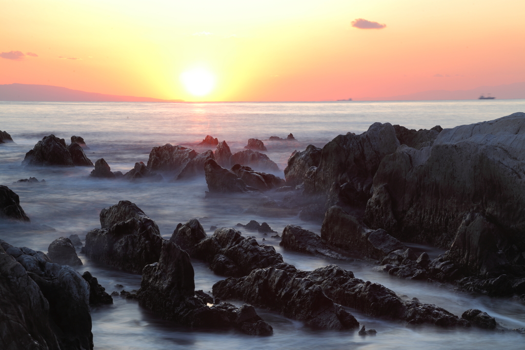 夕暮れの海岸