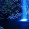 青い滝