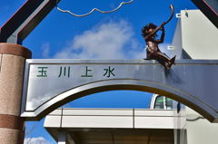 角笛を吹く少女