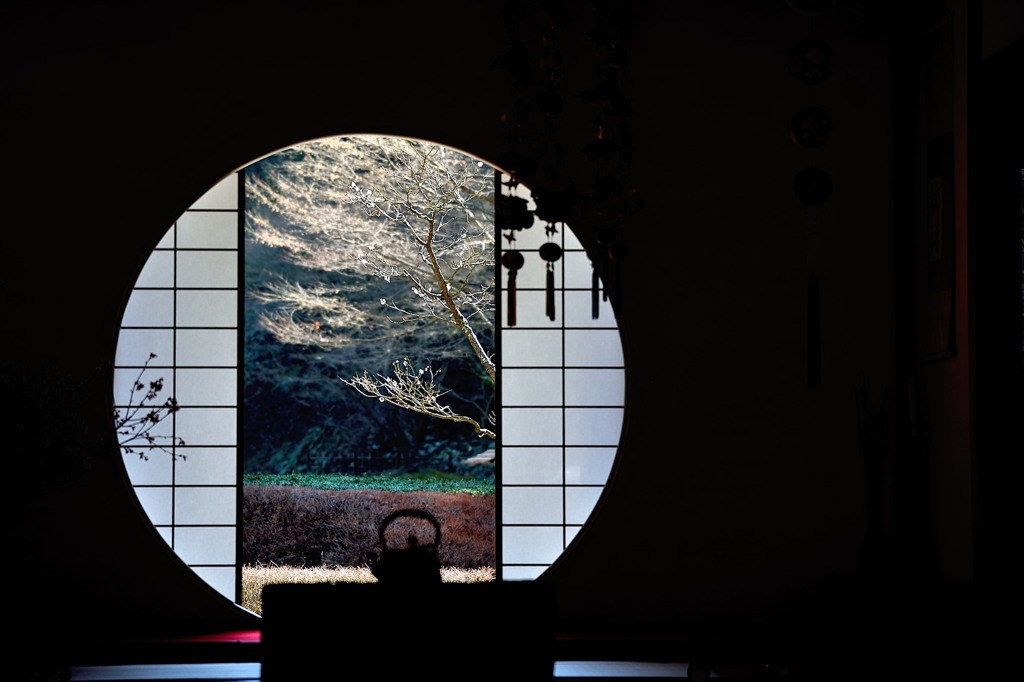 明月院　丸窓漆黒