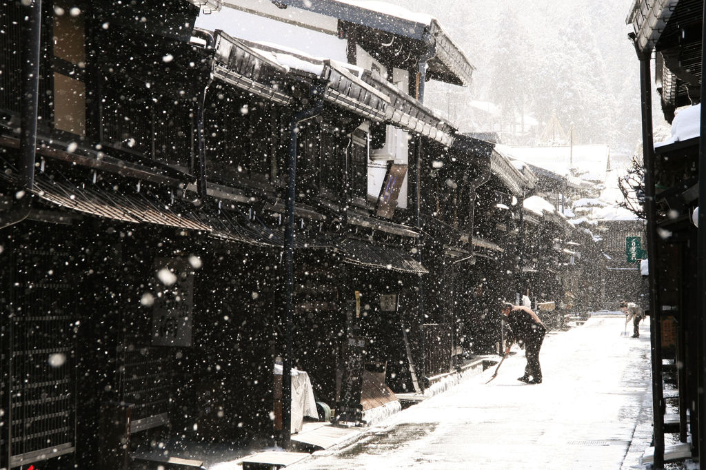 0005雪の降る町