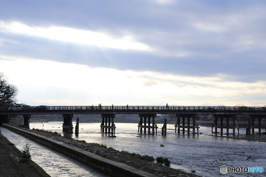 早朝の渡月橋