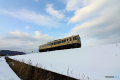 青空が見え始めた雪景色