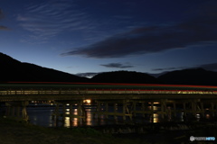 日暮れの渡月橋