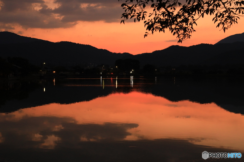 京の池の夕焼け