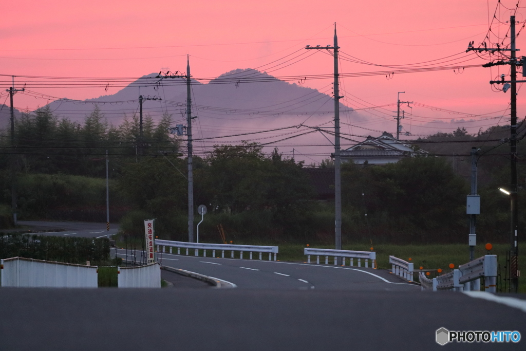 バックミラーで見つけた夕暮れ