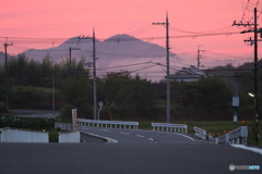 バックミラーで見つけた夕暮れ
