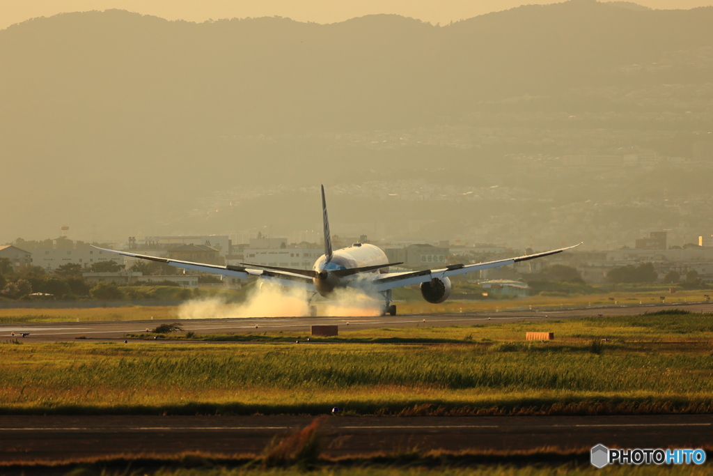 夕暮れの着陸機