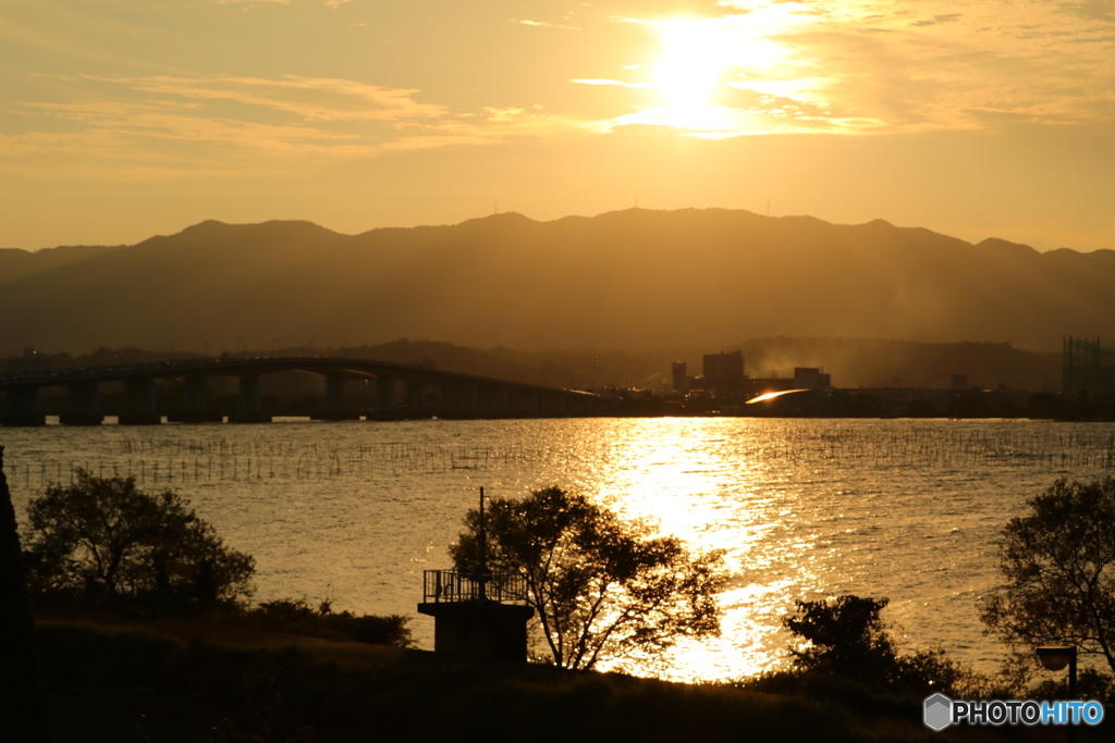 夕空と琵琶湖大橋