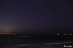 砂浜から眺める満天の星空