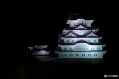 闇夜に浮かぶ姫路城