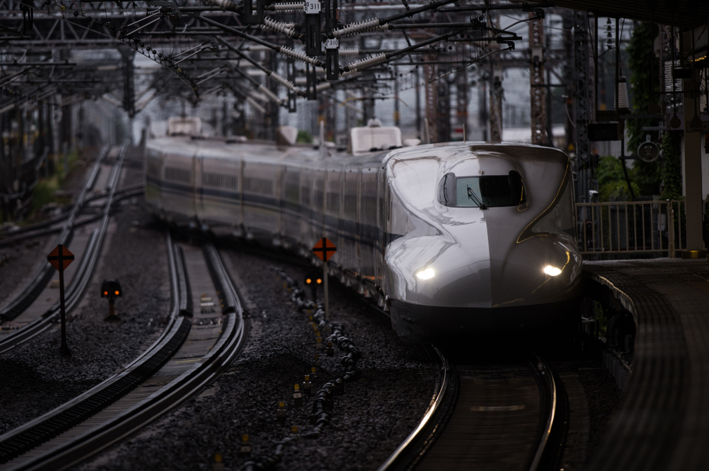 雨の米原駅