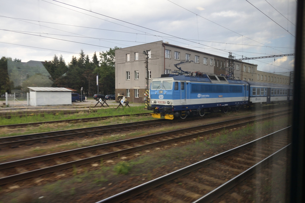 ウィーン-プラハ移動　Railjet 車窓