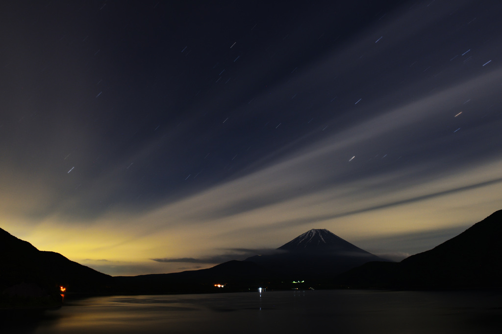 富士と本栖とときどき星灯り