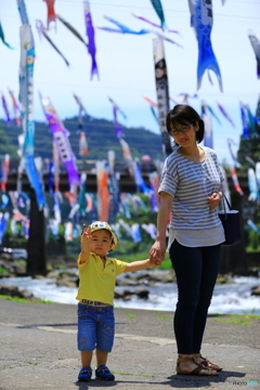 鯉のぼりと息子たち