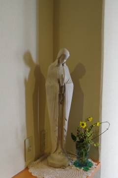 病棟内のマリア像　（小金井　桜町病院）