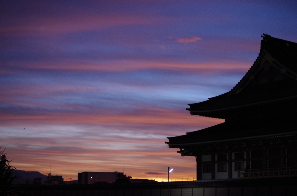 ブルーアワーのお寺（１）