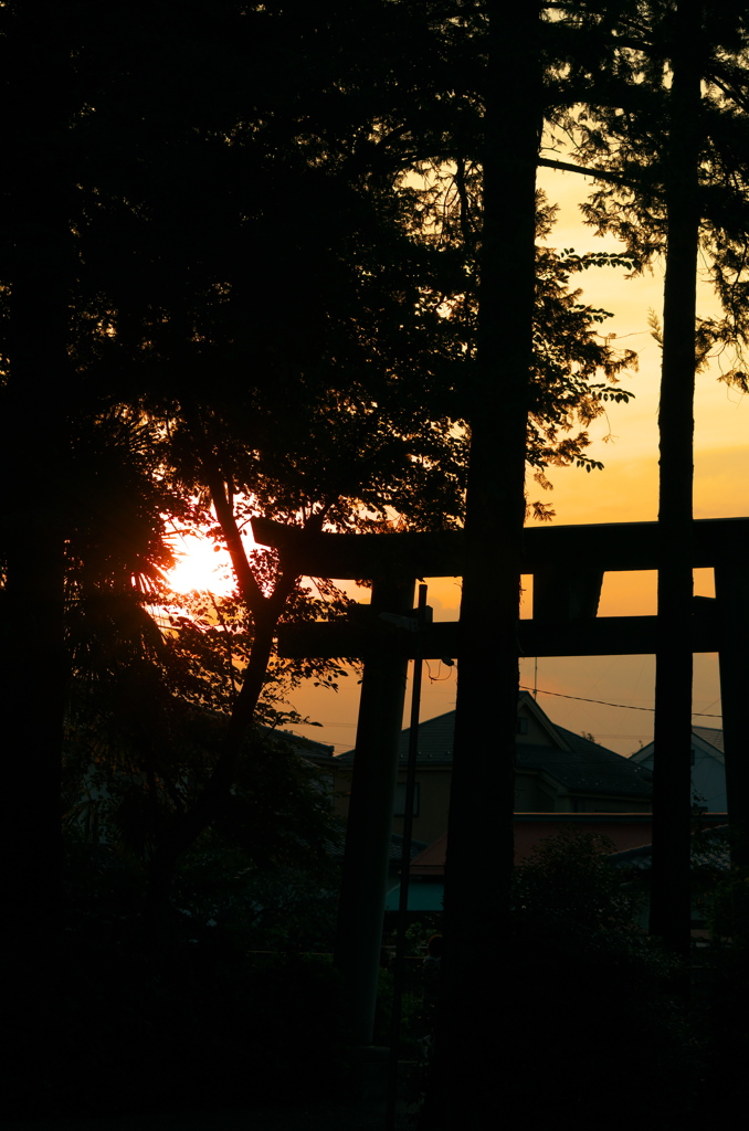 神社の夕焼け