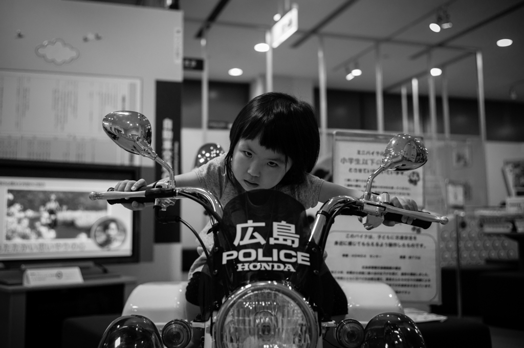 ガールズポリス