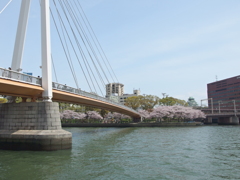 遠くに大阪城
