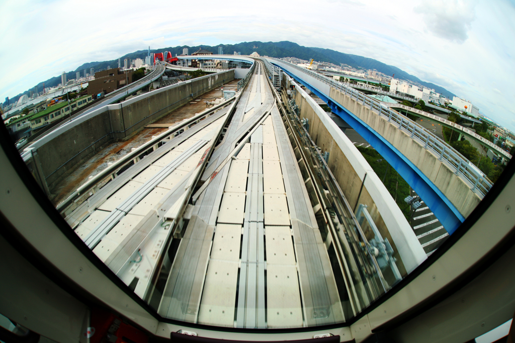 『神戸ポートライナー！』先頭車窓からの風景(１)・・・♪