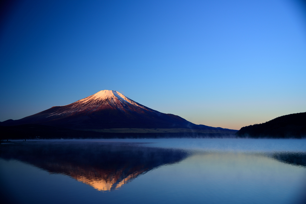 朝靄と逆さ富士