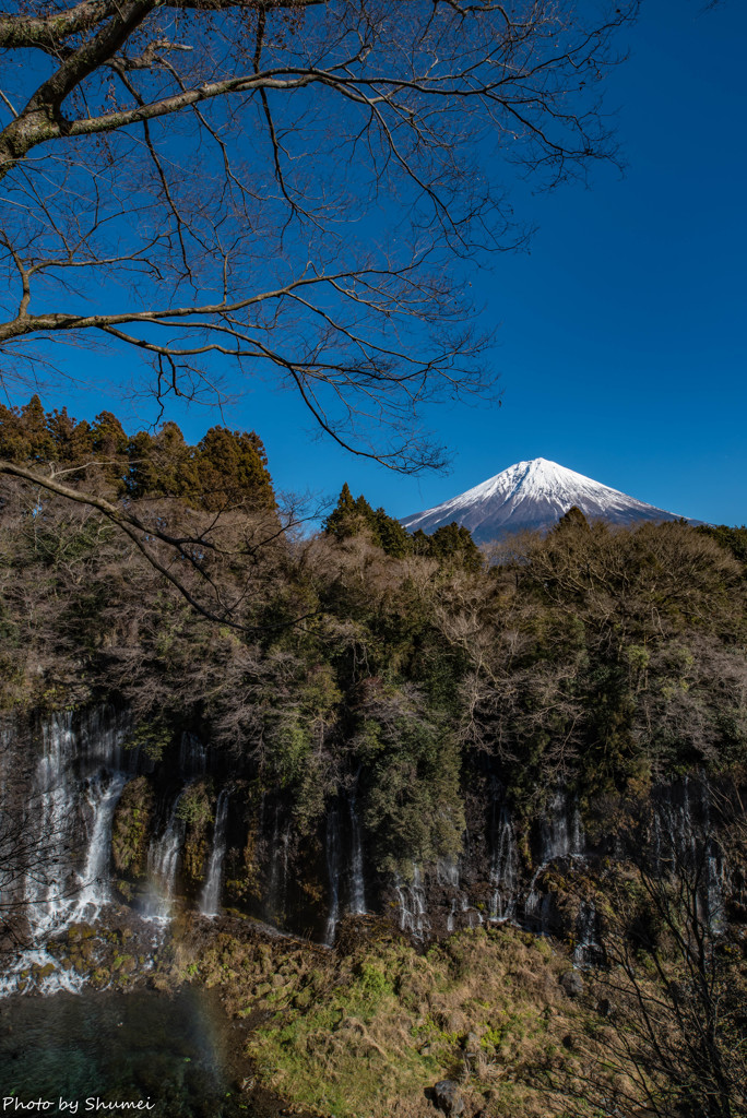 白糸の滝と富士