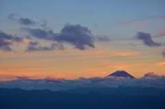 色づく空