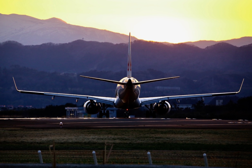 仙台空港 夕焼け ミニオンジェット