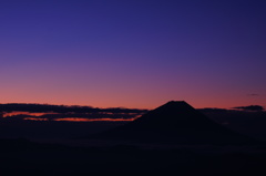 甘利山からの富士山　夜明けにて
