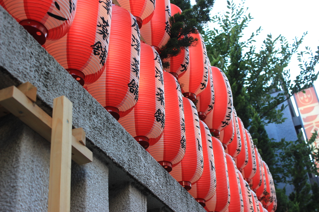祭り囃子が聞こえるか…？