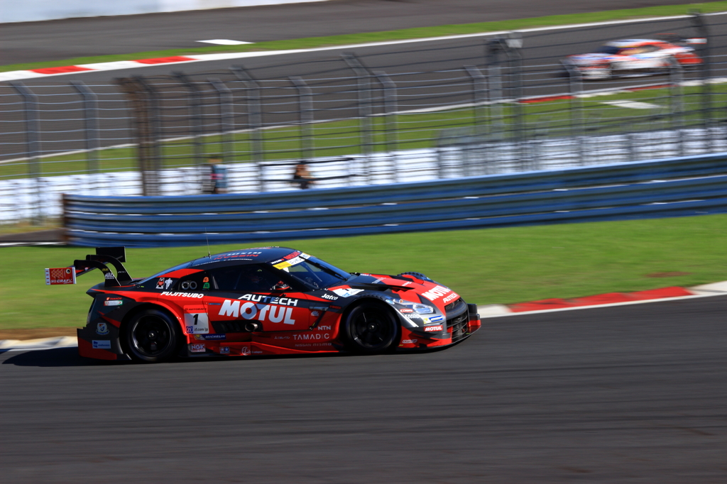 MOTUL AUTECH GT-R 