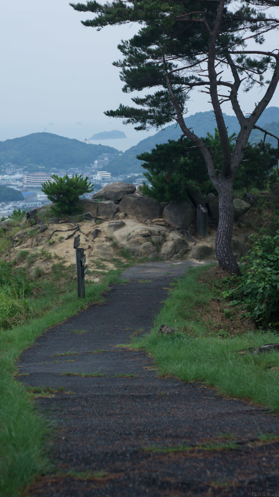 鷲羽山　山頂への路