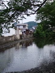 川辺の家