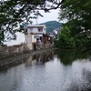 川辺の家