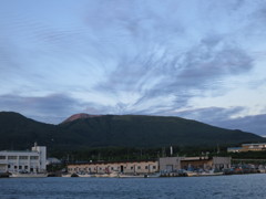 有珠山と海