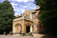 旧前田侯爵邸正面