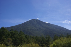 男体山