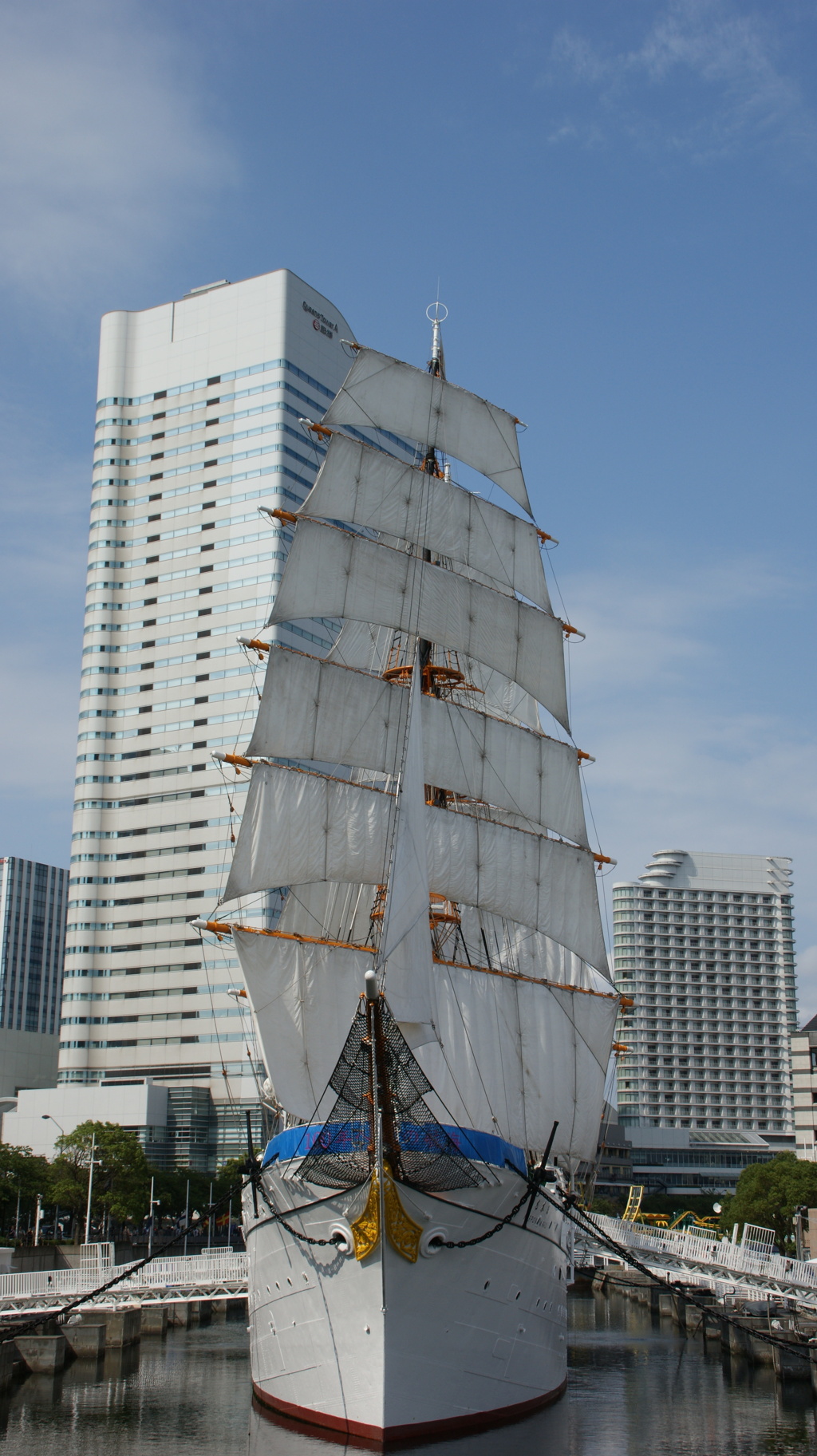 日本丸正面