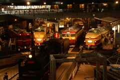 蒸気機関車と旧特急電車